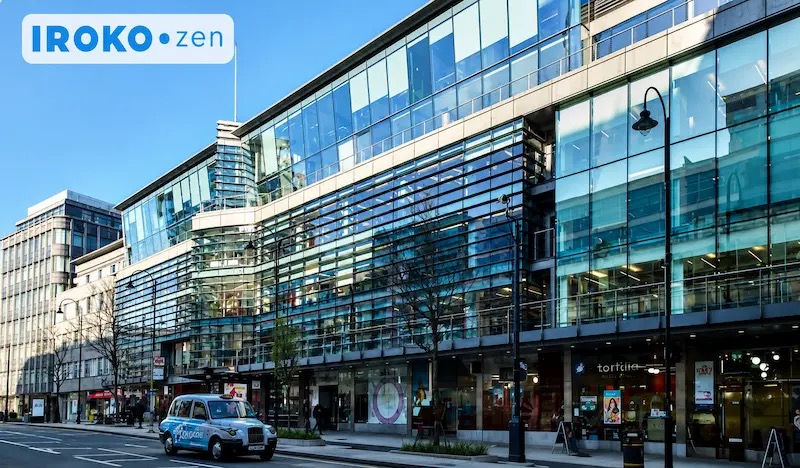 Immeuble mixte de bureaux et commerces à Londres, exemple Iroko Zen